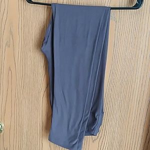 LuLaRoe TC Purplish Gray solid color leggings